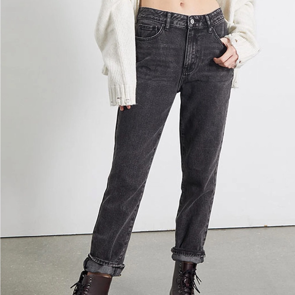 Black mom jeans